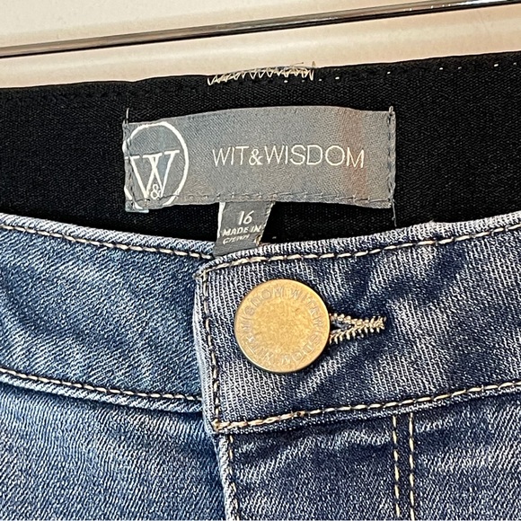 Wit & Wisdom “Ab”solution Light Blue Denim Jean Shorts Size 16 - Picture 4 of 7
